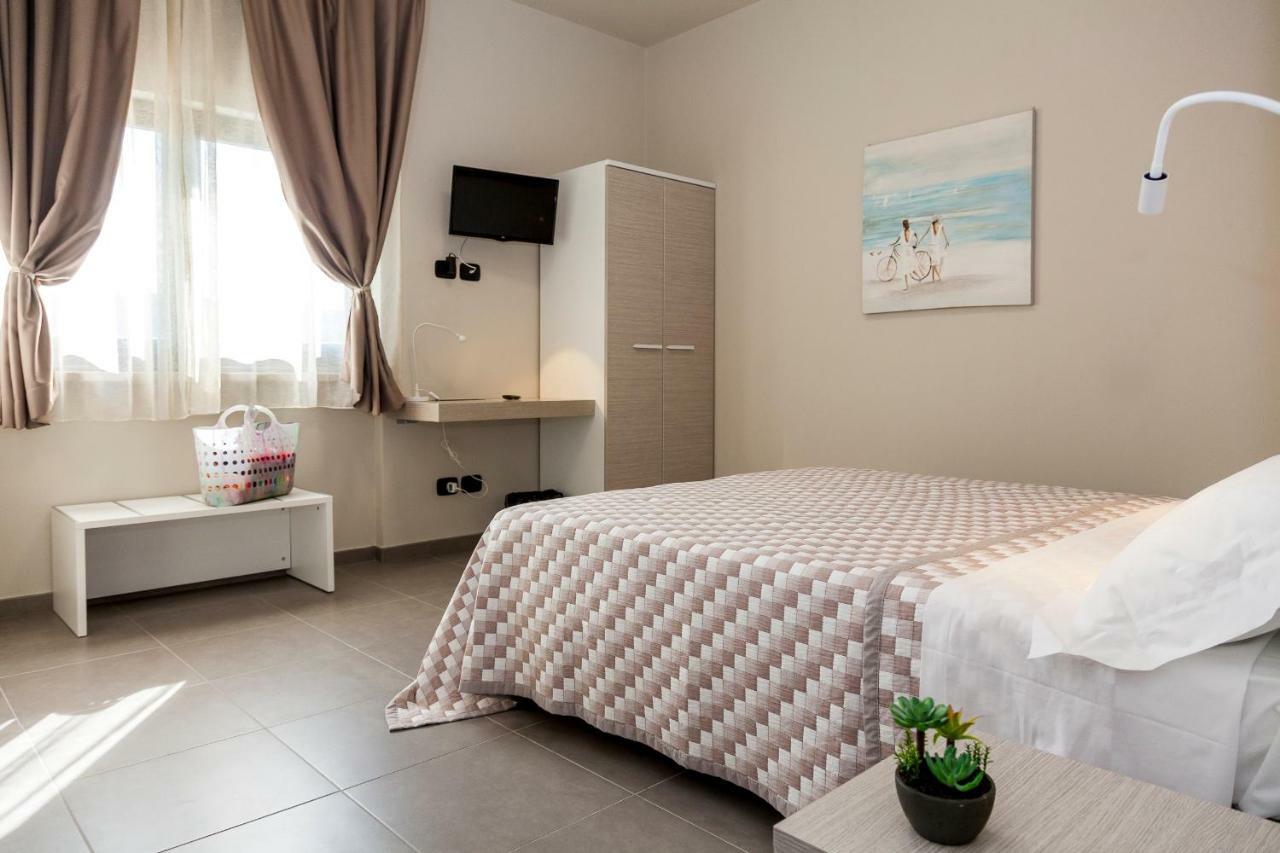 Riviera Hub Ξενοδοχείο Cisano sul Neva Εξωτερικό φωτογραφία